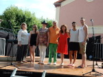 photo avec Grard Chambre et sa troupe et Linda Compagnoni (charge de communication de GCH)